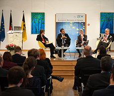 Über den Reformvorschlag diskutierten Vanessa Houlder, Gaëtan Nicodème, Christoph Spengel und Stef van Weeghel.