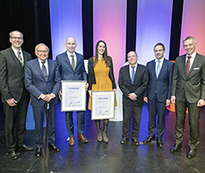 At the award ceremony (l-r): Member of Volksbank Weinheim’s executive board Klaus Steckmann, former ZEW President Professor Wolfgang Franz, prize-winners Dr. André Nolte and Dr. Katja Dlouhy, member of German parliament Gregor Gysi, ZEW Director Thomas Kohl and spokesperson for Volksbank Weinheim’s executive board Carsten Müller.