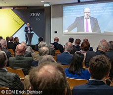 Bundesminister Peter Altmaier erläutert eine Pläne für eine erfolgreiche Energiewende im Rahmen der ZEW-Vortragsreihe Wirtschaftspolitik aus erster Hand.