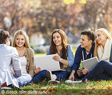Personen mit einem Hochschulabschluss sind mit ihrem Leben zufriedener Studienabbrecher/innen.