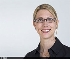 Dr. Karolin Kirschenmann, Deputy Head of ZEW's Research Department “International Finance and Financial Management” in the current commentary on the stress test for banks.
